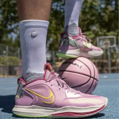 Kyrie 5 low "Orchid"