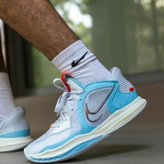 KYRIE LOW 5 "FOOTBALL GREY"