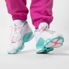 Air Jordan 13 “Aurora Green“