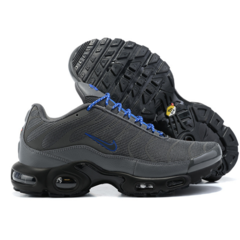 AIR MAX PLUS