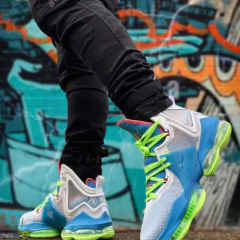 NIKE LEBRON 19