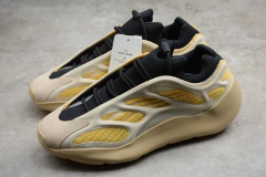Yeezy Boost 700 V3 'Safflower' - comprar online