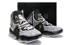 Imagem do NIKE LEBRON 19