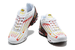 AIR MAX PLUS 3 na internet