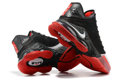 Imagem do Lebron 19 Low "Black White University Red"