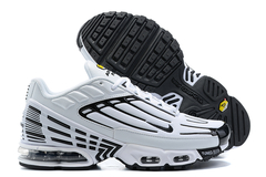 AIR MAX PLUS 3 na internet