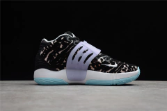 Nike KD 14 "Essential" na internet