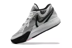 Kyrie 9 na internet