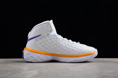 Kobe 3 "White" on internet