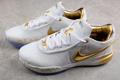 LeBron 20 "The Moment" - comprar online