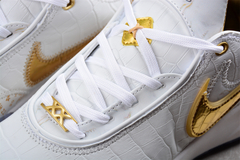Imagem do LeBron 20 "The Moment"