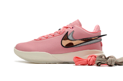 LeBron 20 ‘Pink Diamond’ na internet