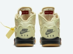 Air Jordan 5 Off white "Sail" na internet