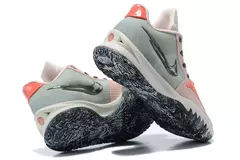 Imagem do Kyrie 4 Low "Pale Coral"