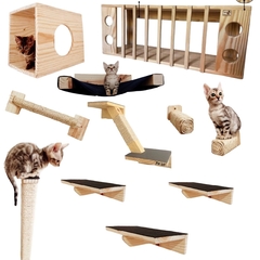 Playground para gatos Simba com 11 peças incluindo prateleiras, arranhadores e casinhas, ideal para a diversão dos felinos.