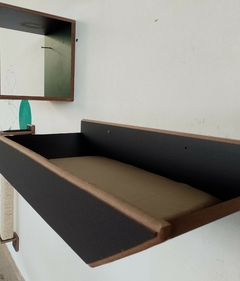 Cama para gatos do modelo LOFT FELINO, com design moderno e superfície acolchoada, ideal para conforto dos felinos.