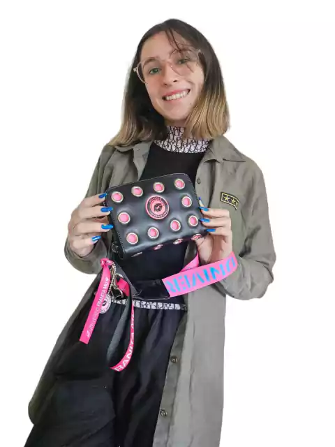 WALL HOLES NEGRO CON ROSA