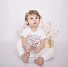 Conjunto 3 amigas en internet