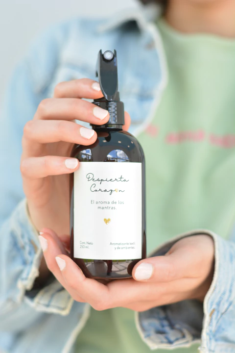 “El aroma de los mantras” Aromatizante textil y ambiental