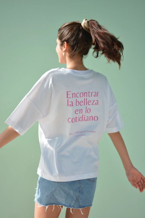 Encontrar la belleza en lo cotidiano - Remerón - comprar online