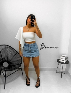 Cropped Adriana na internet