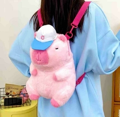 Imagen de Mochila Peluche Capybara con Accesorios