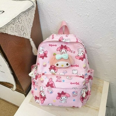 Mochila Estampada SANRIO con Pin en internet