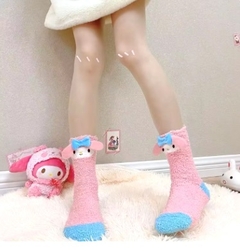 Medias SANRIO peluditas en internet