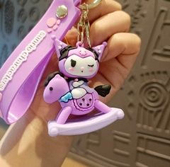Imagen de Llavero Sanrio CABALLITO MADERA silicona