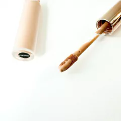 PERFECT DUO - Corrector líquido 2 en 1 (Corrector e Iluminador)