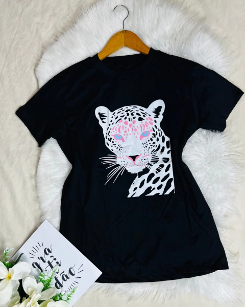 Blusa T-shirts onça