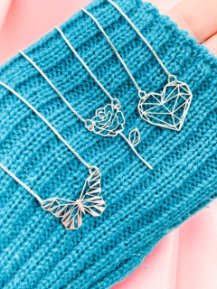 Colar Flor vazada-Prata 925 na internet