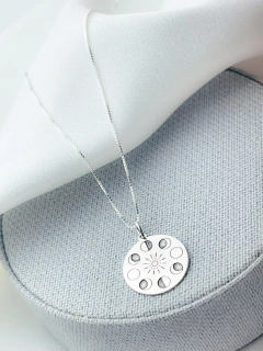 Pingente Medalha Fases da Lua - comprar online