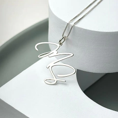 Pingente Duas iniciais - comprar online