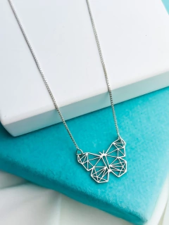 Colar Borboleta Origami vazado ll