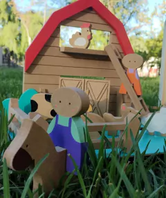 Granero escenario lúdico - Plaza de Papel