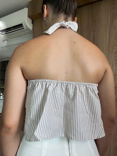 Cropped margot na internet
