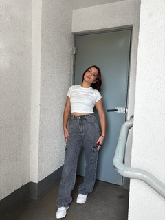 Calça jeans wide leg cargo mabel gray - loja online