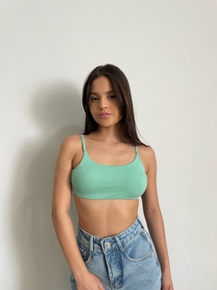 cropped top gigi na internet