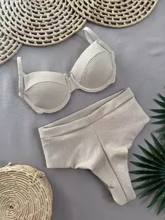 Biquíni basis