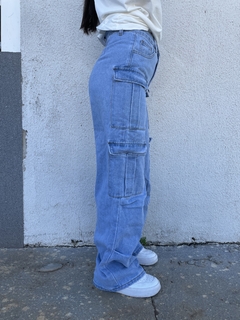 Calça jeans wide leg cargo Pool - comprar online