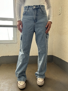 Calça jeans wide leg cargo mabel