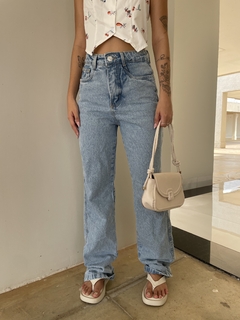 Calça jeans clowe na internet