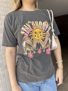 T-shirt stay groovy