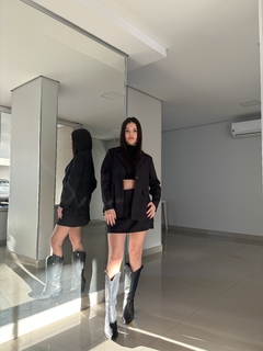 Conjunto blazer e saia basic