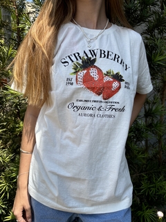 T-shirt strawberry - comprar online
