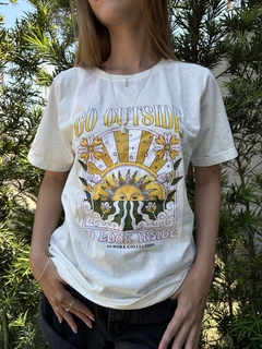 T-shirt go outside - comprar online