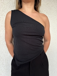 Blusa zoe na internet