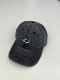 Gorra Ovalo negro washed