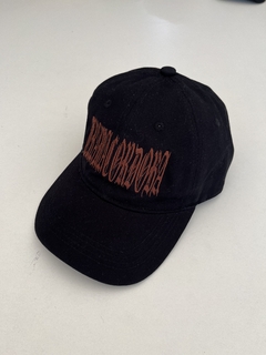 Gorra gótica negra